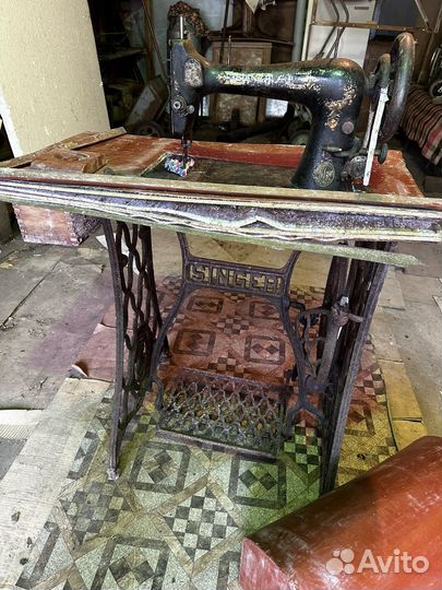 Швейная машина Singer