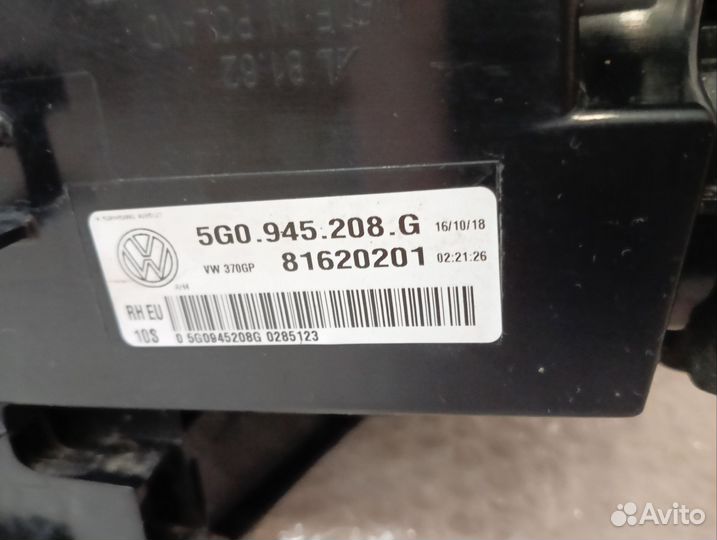 Фонарь задний правый на Volkswagen Golf
