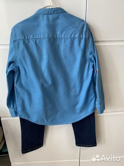 Рубашка и джинсы