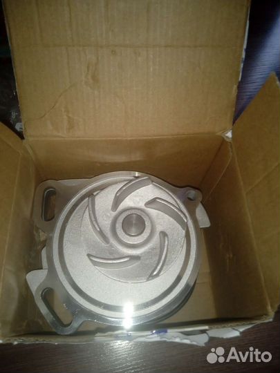 Водяная помпа Ауди 80