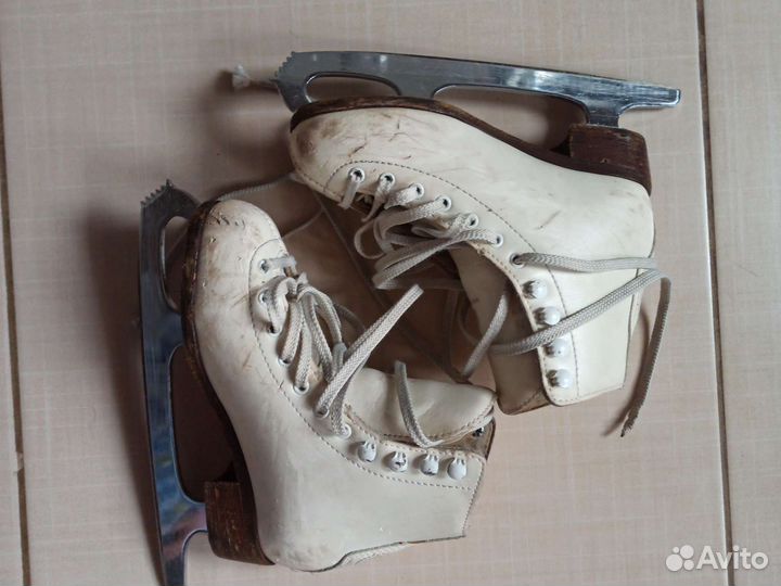 Коньки фигурные вифа 31