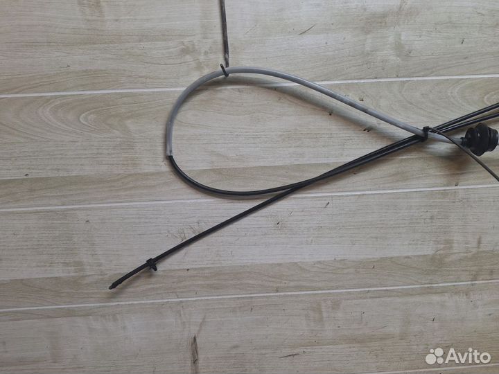 Трос открывания капота Volvo XC90 I (2002—2006)