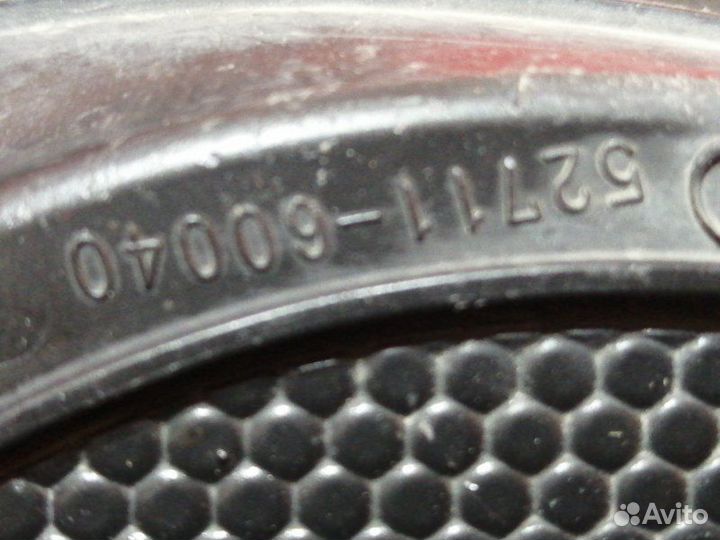 Заглушка бампера передняя правая Lexus Lx