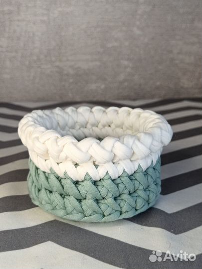 Корзина вязаная