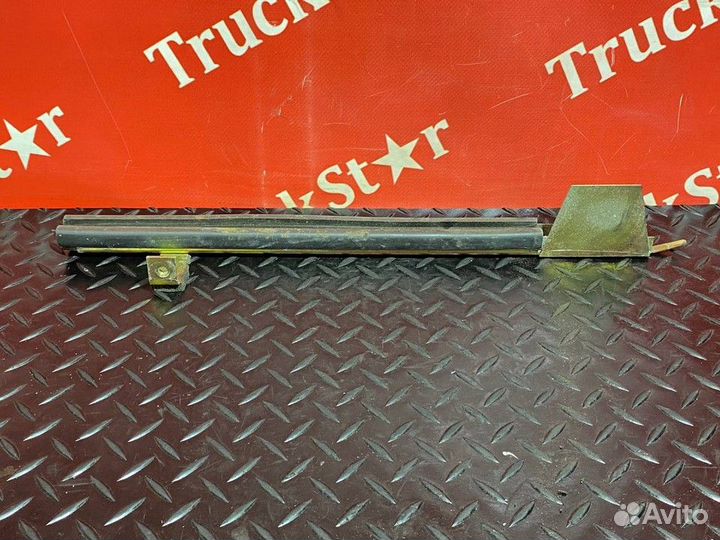 Направляющая стекла двери правой Daf XF105