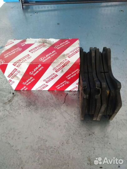 Тормозные колодки Тойота Ленд Крузер 200