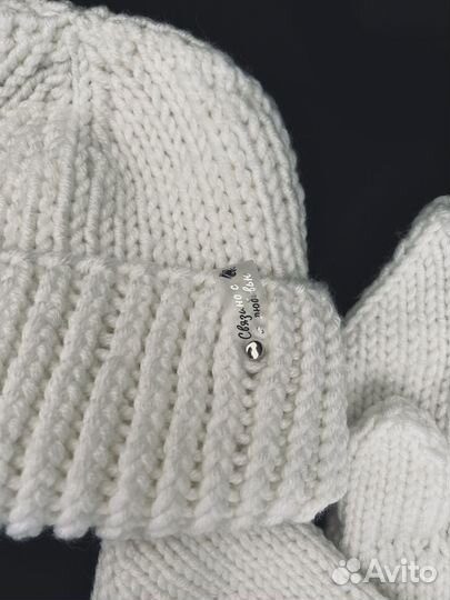 Вязаная шапка, варежки, снуд