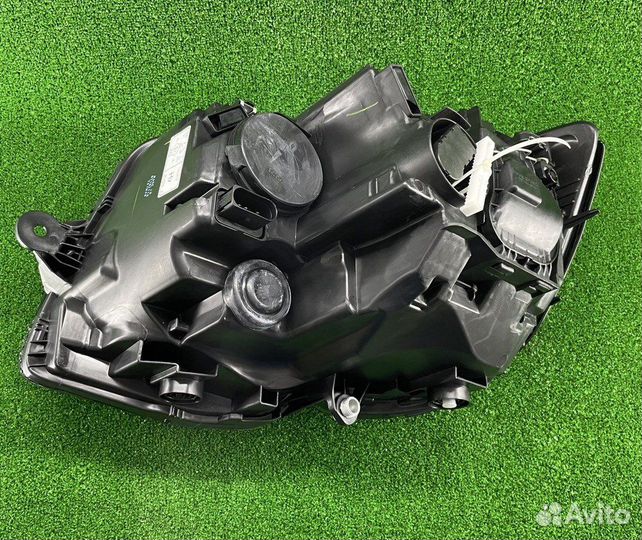 Фара правая Transporter 15-19 2 секции