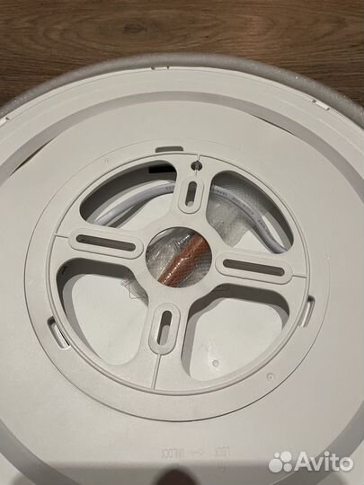 Умная потолочная лампа