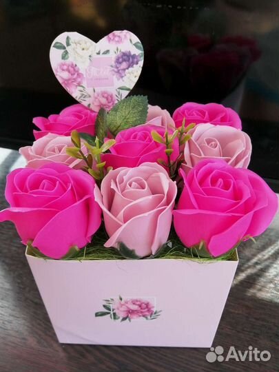 Подарочек из мыльных цветов