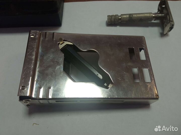 Прибор для точки и правки лезвий бритв СССР