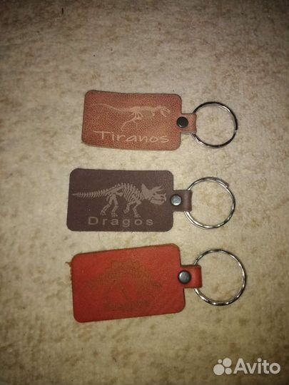 Брелок из кожи