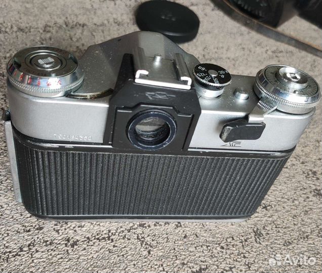 Плёночный фотоаппарат Зенит Е