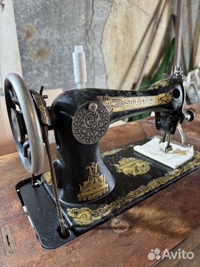 Швейная машинка зингер