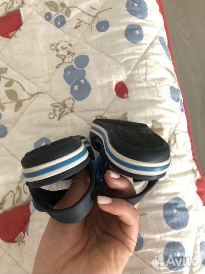 Сандали crocs c7