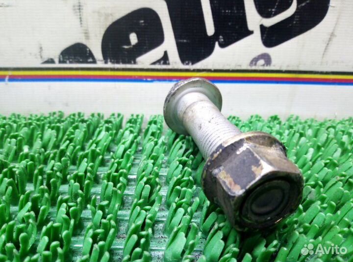 Болт Toyota Corolla Spacio AE111 4A-FE 2000.07