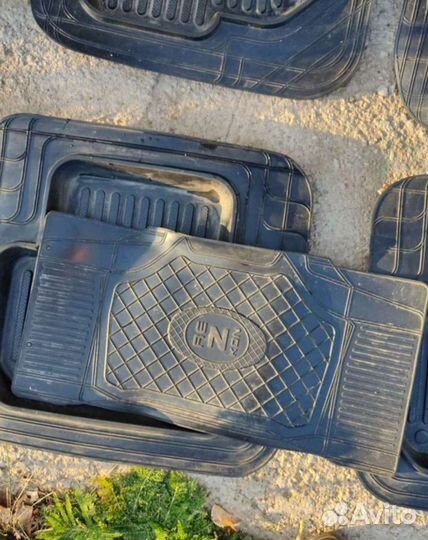 Универсальные резиновые коврики