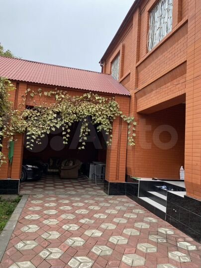 Дом 240 м² на участке 5,7 сот.