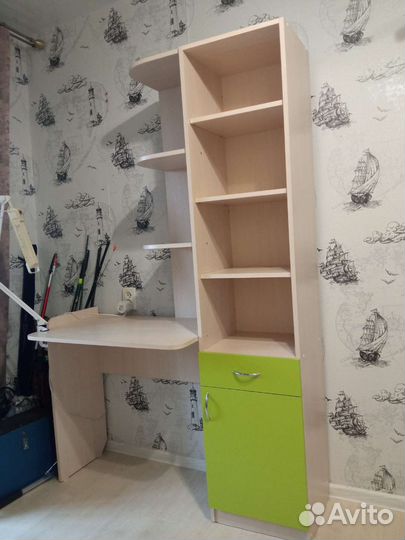 Детский письменный стол