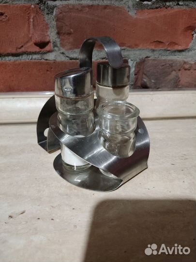 Столовые приборы ножи, вилки, ложки