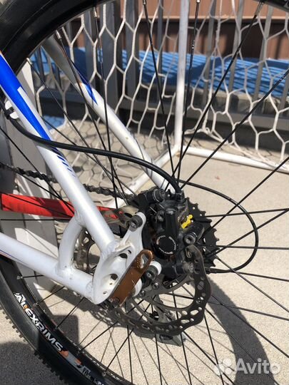 Mongoose, рама М, колеса 26, гидравлика, 24 ск