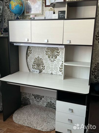 Письменный стол