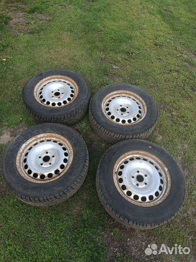 Gislaved NordFrost 100 SUV 215/65 R16