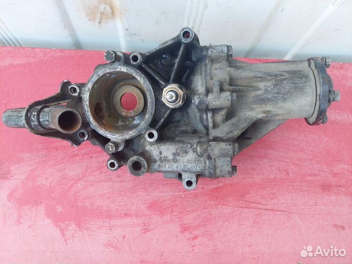 Водяной насос Mercedes-Benz W124