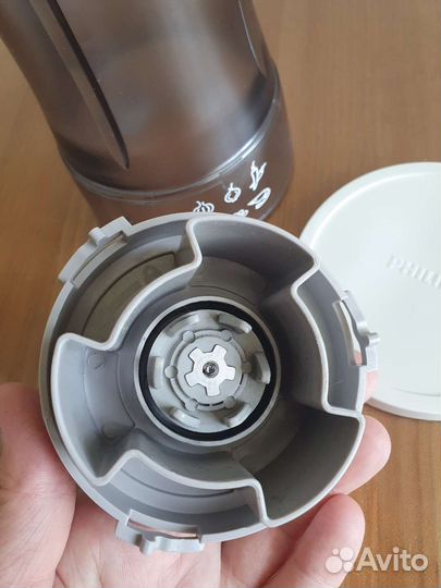 Измельчитель и шейкер от блендера philips HR2874