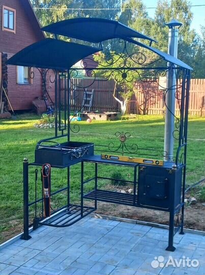 Мангал с крышей