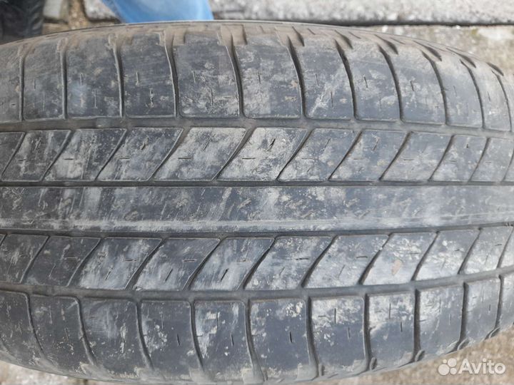 Pirelli Carrier 235/65 R17 108