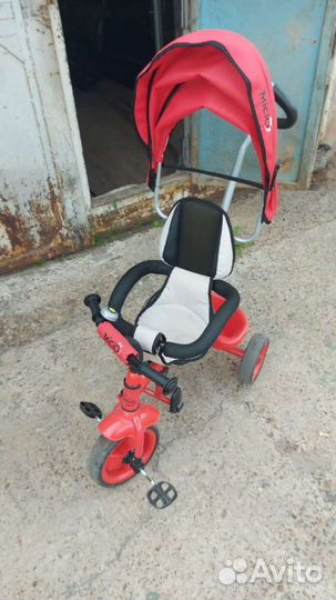 Детский велосипед с ручкой