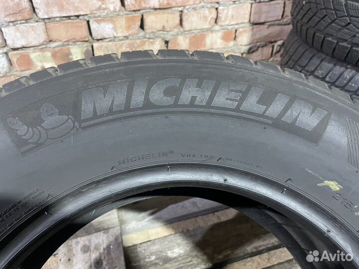 Michelin Latitude Tour HP 215/70 R16