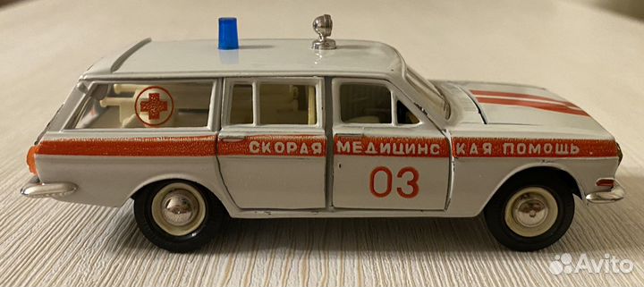 Модель волга газ 2402 скорая помощь (1:43)