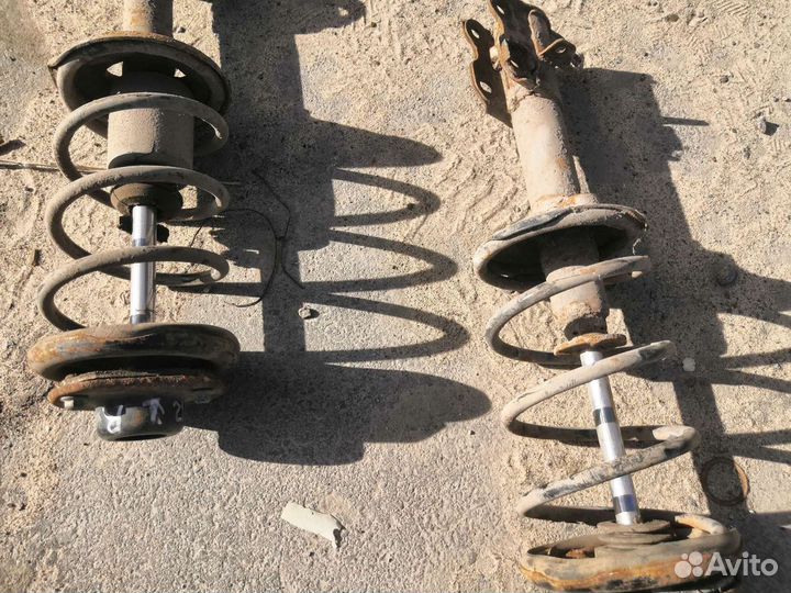 Стойки в сборе nissan sunny b12