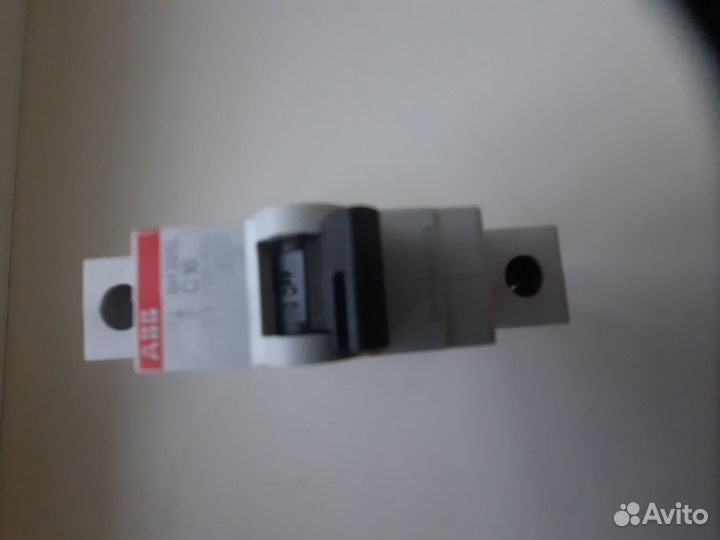 Выключатель