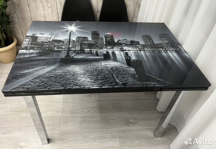 Кухонный стол стеклянный раздвижной