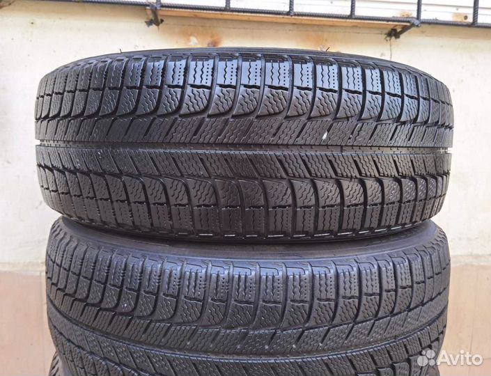 Michelin X-Ice XI3 215/60 R17 98V