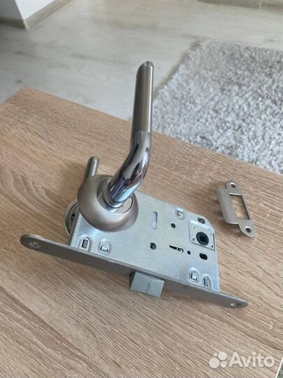 Дверные ручки межкомнатные с петлями vantage