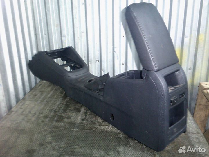 Подлокотник для volkswagen jetta 6