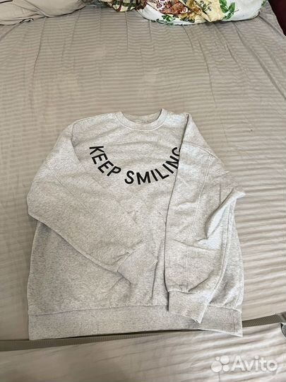 Bershka Keep Smiling свитшот серый