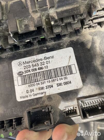 Задний блок предохранителей sam block w209