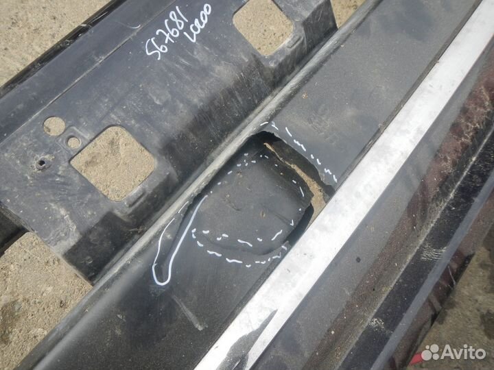 Бампер передний Toyota Land Cruiser