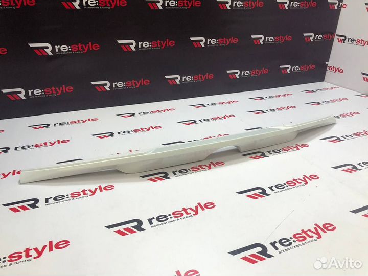 Спойлер Под стекло Prado 150 Белый