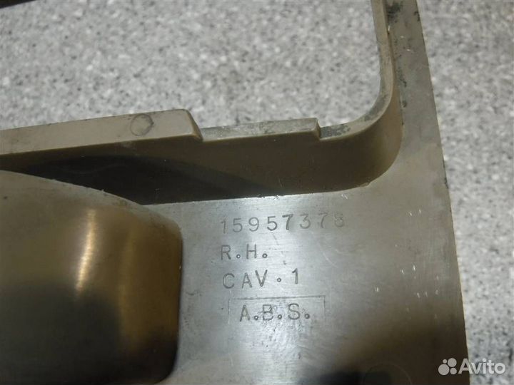 Пепельница задняя (в дверь) Chevrolet Blazer 1995