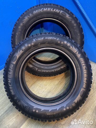 Michelin X-Ice North 3 215/65 R16