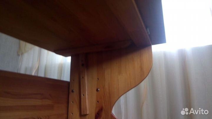 Детская деревянная парта регулирующаяся