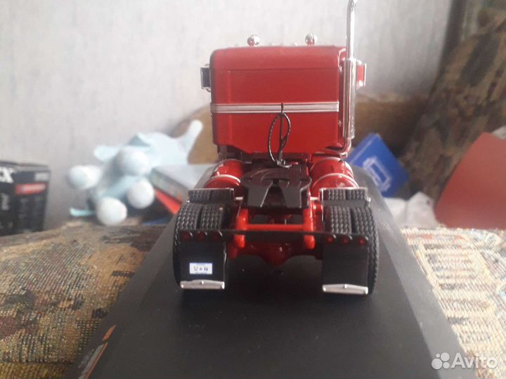 Модель грузовика kenworth bulnose