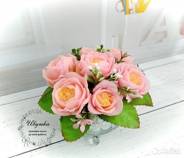 Мыло ручной работы, цветочная композиция