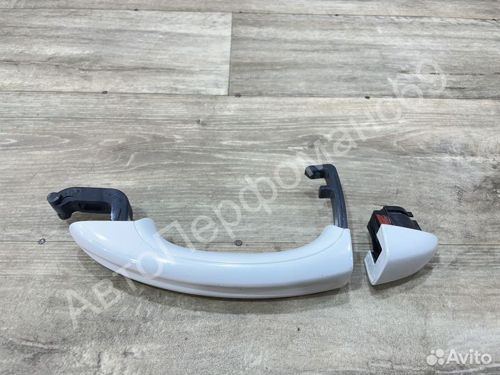 Ручка двери внешняя Audi Q7 (2005-2015)